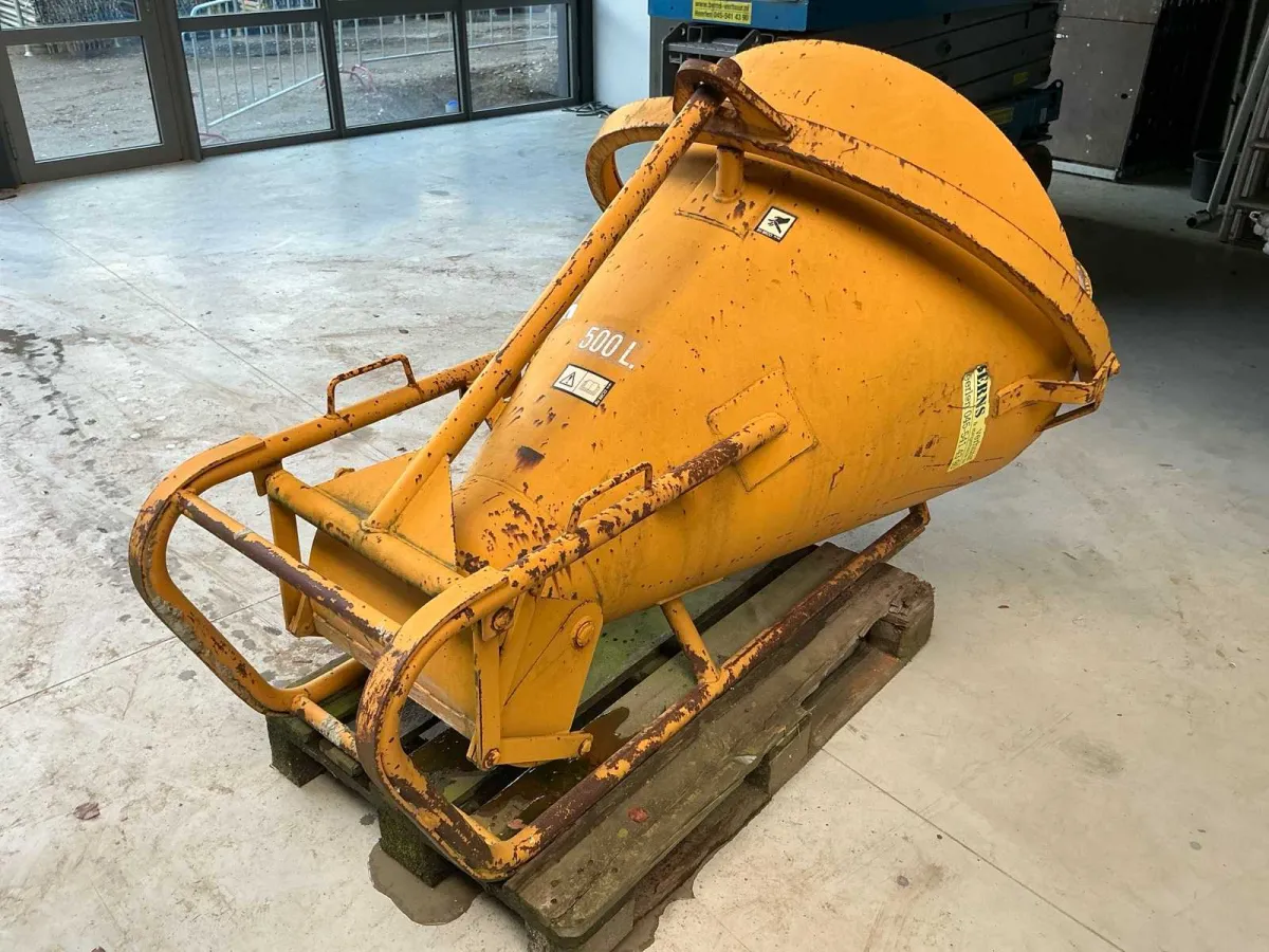 2009 BECO Kubel 500L D1R concrete pouring bucket – 500 litres – 1,200 kg