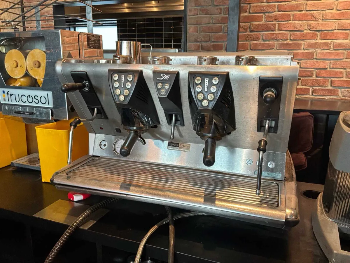 La San Marco 100 E DTC-2 2 group espresso machine / Coffee machine