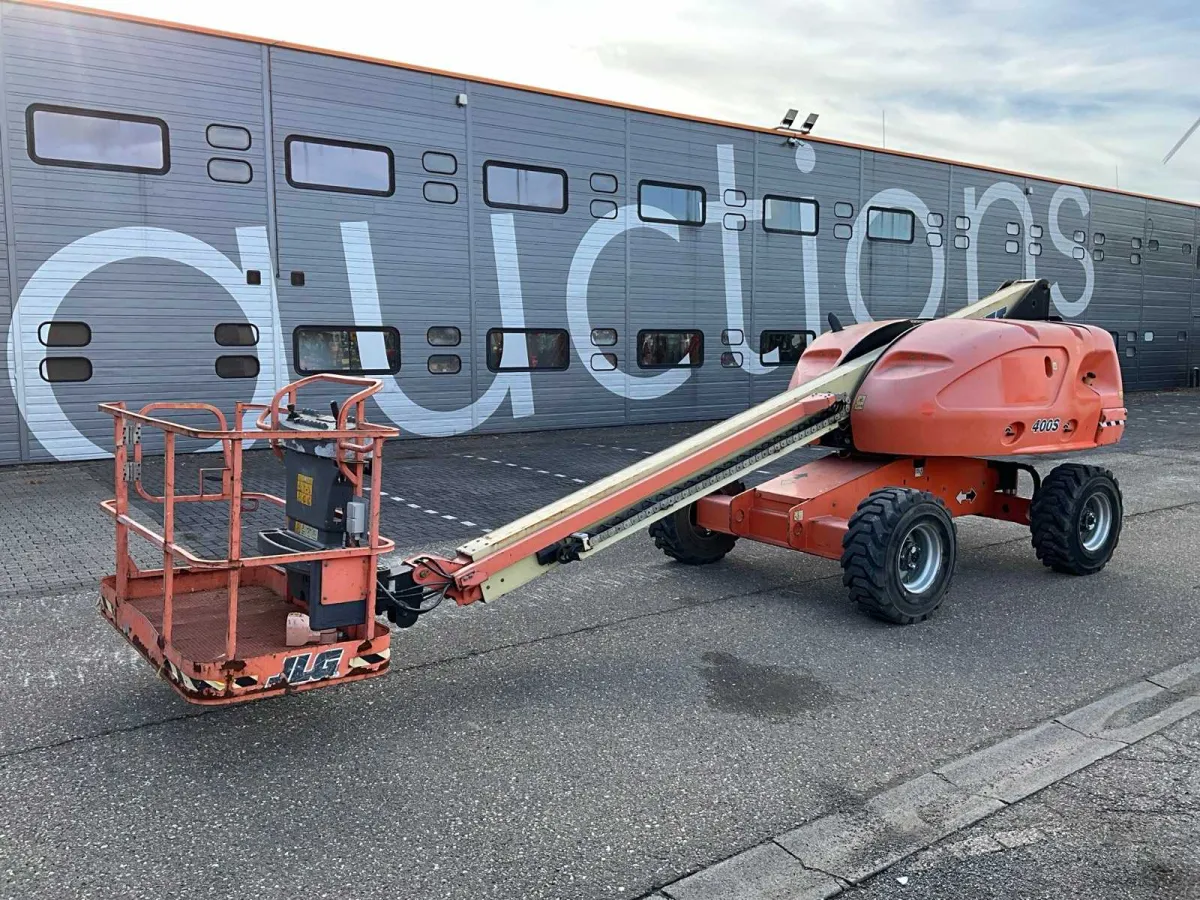Ascenseur télescopique JLG 400S 2013
