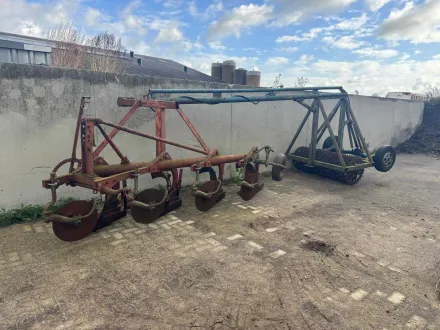 Kverneland 4-Scheren-Pflug mit Streuler – RESALE