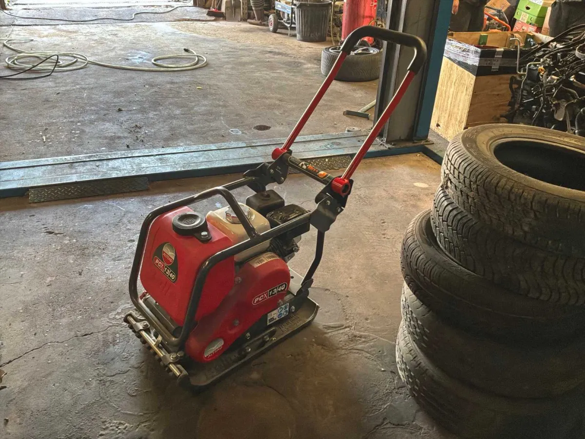 ALTRAD - PCX 13/40 - Compattatore termico per piastre vibranti