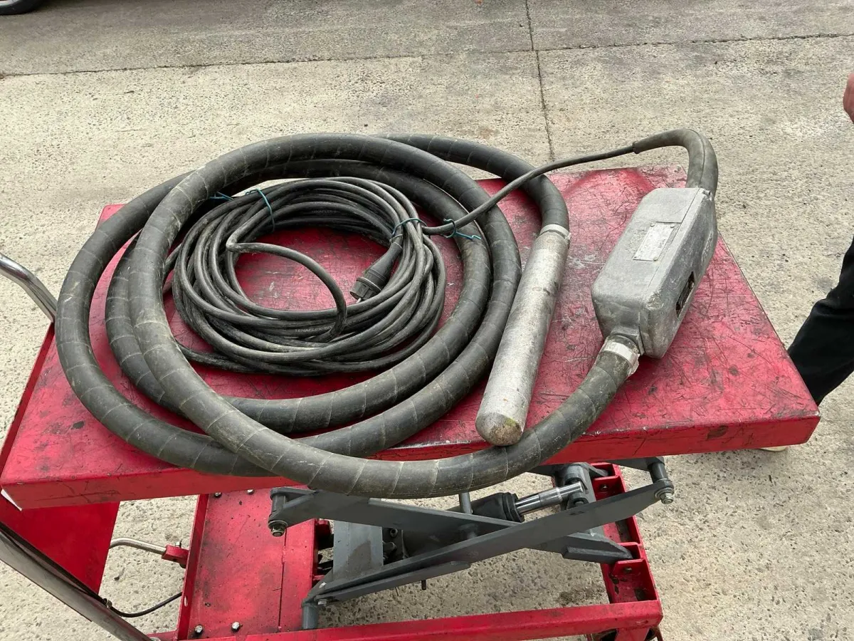 STV - Tronic PAS48 - Cement Vibrator
