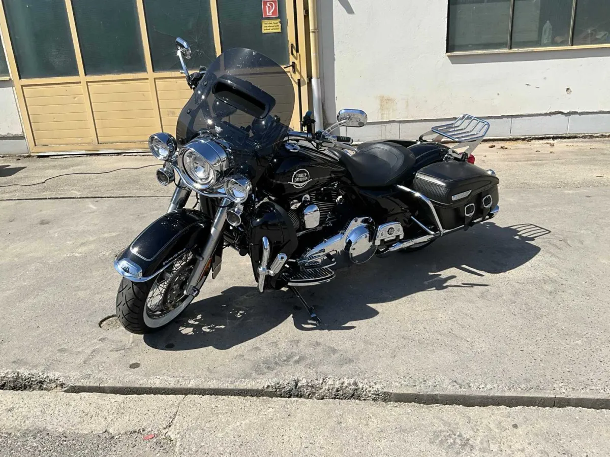 2009 Harley-Davidson Road King FLHRC