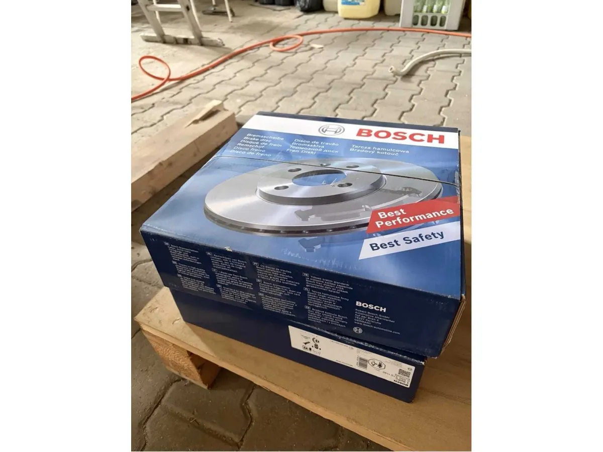 2 × Bosch Freni Disci 0 986 479 H46 / BD2998 – Mercedes-Benz, 305 × 28 mm