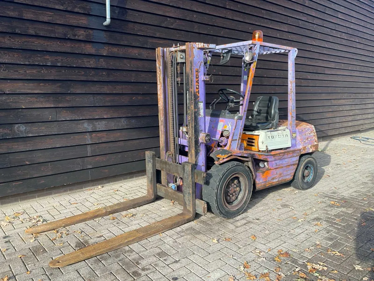Carrello elevatore Toyota 3fd 30