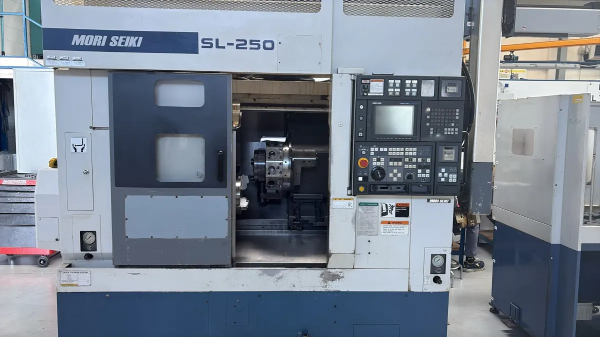 Mori seiki SL-250AMC CNC-Drehmaschine mit angetriebenen Werkzeugen
