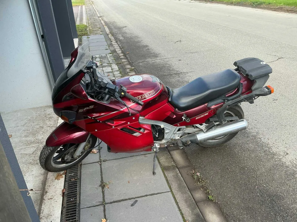 Suzuki GSX 1100F GV 72 C Motocicleta