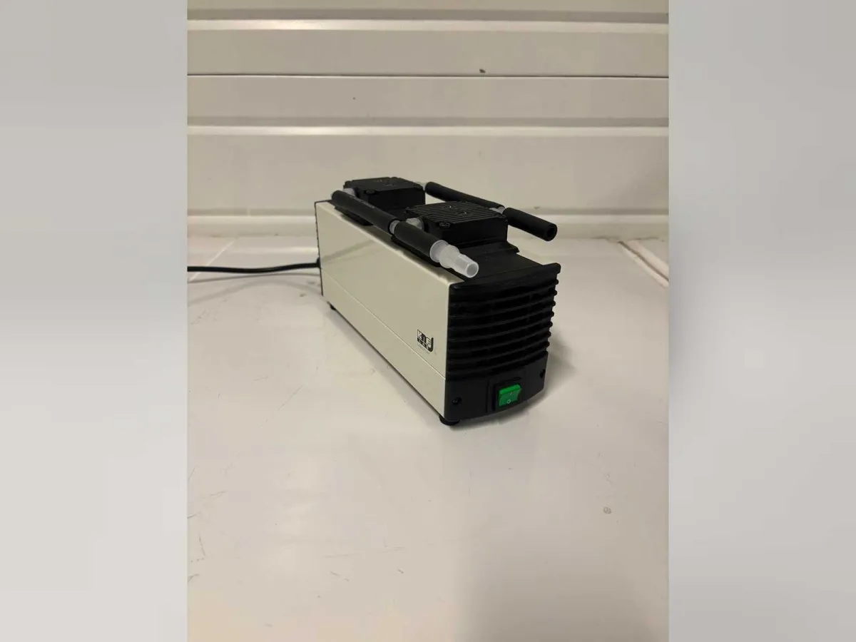 KNF - PM27440 - Bomba de vacío