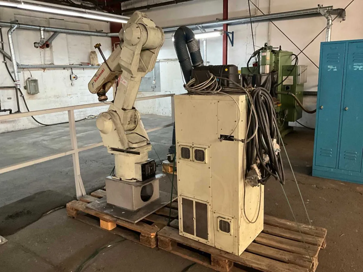 1999 Kawasaki FA010L Schweißroboter