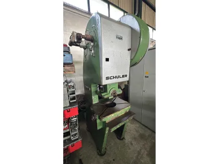 1970 – SCHULER – Exzentrische Presse, ca. 25 Tonnen – RESALE