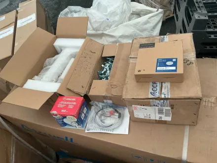 Verschiedene Zubehörteile – RESALE