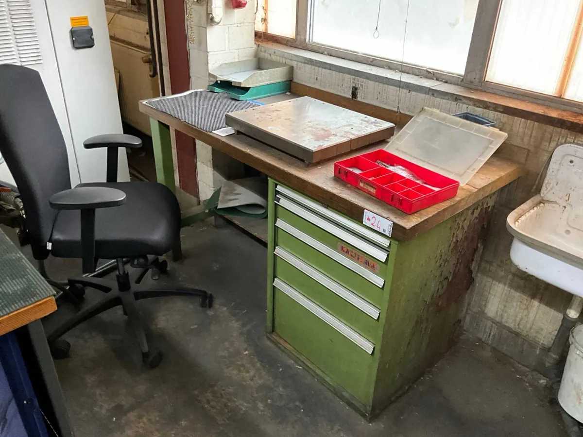Kawema Werkbank mit Richtplatte