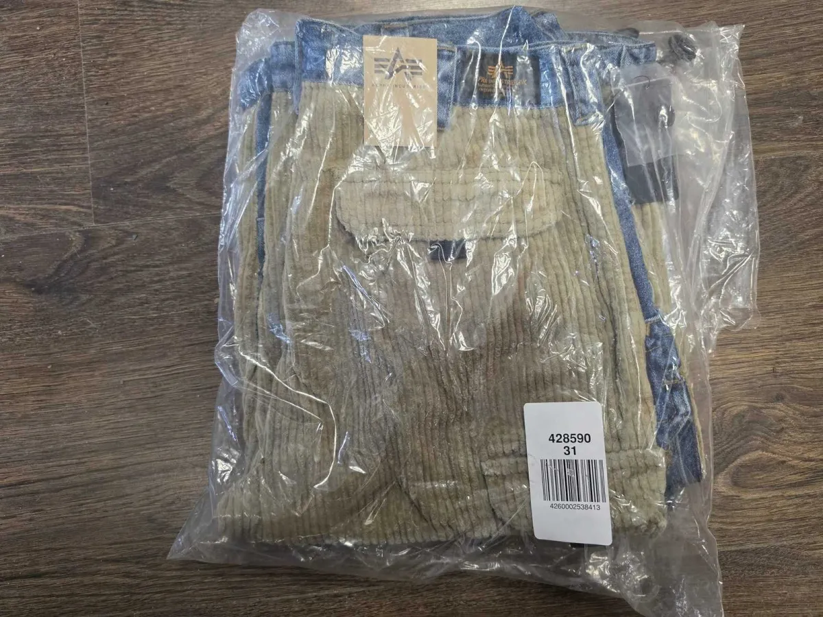Alpha Industries - Short - Hosen (250x)