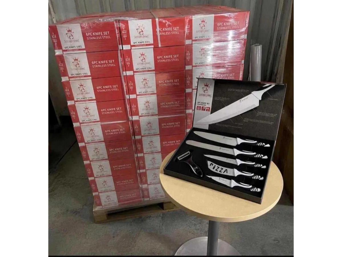 Set aus 50 kompletten Messersets – Neu in ihrem Fall