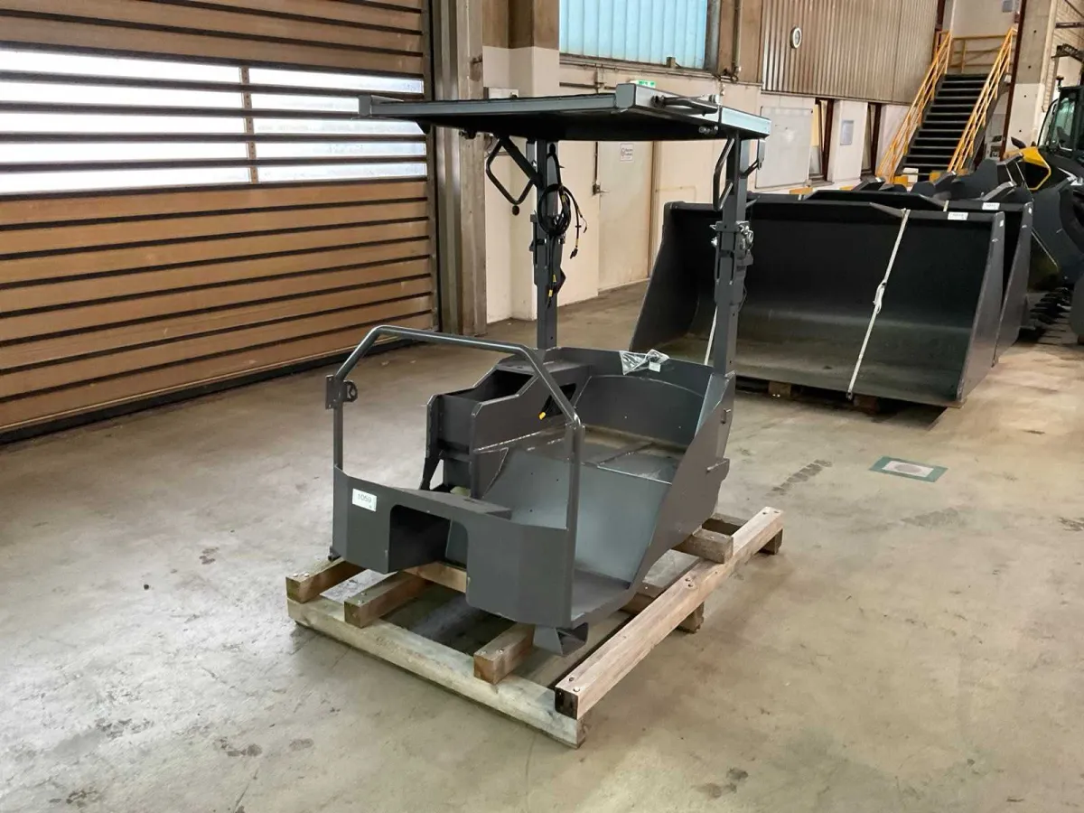 Wheel loader cab