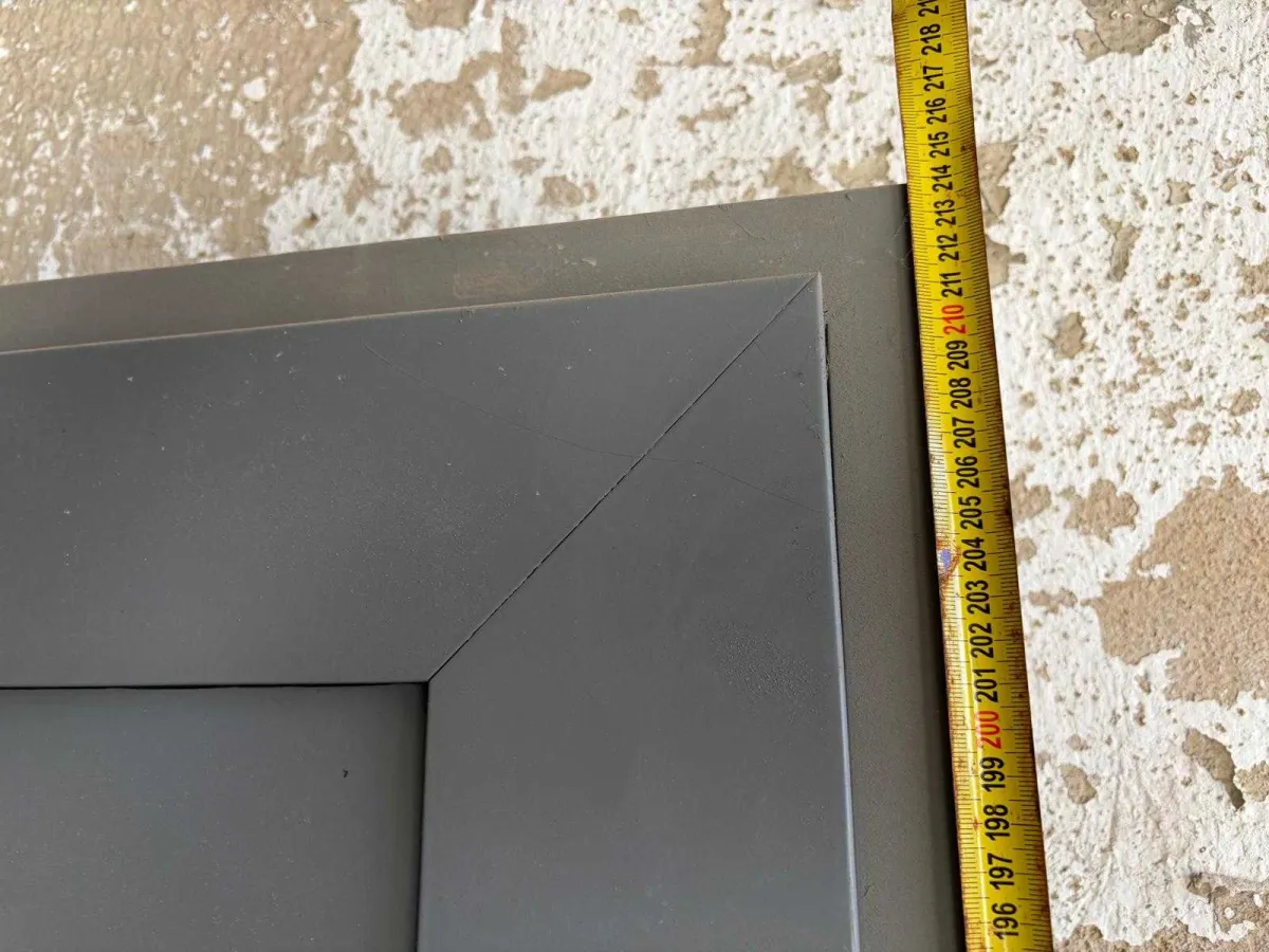 Aluminium – Fensterrahmen und Tür (2x)