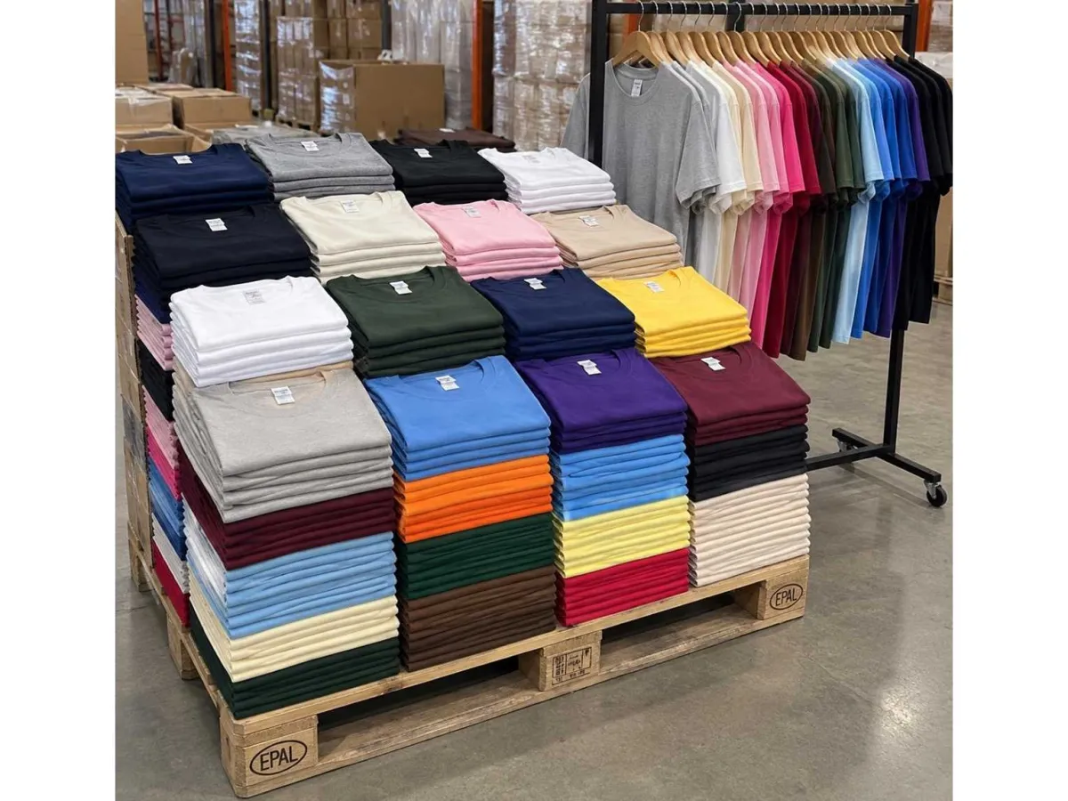 Packung mit 300 schlichten 100% Baumwoll-T-Shirts – Größen S bis XXL – Verschiedene Farben – Neu