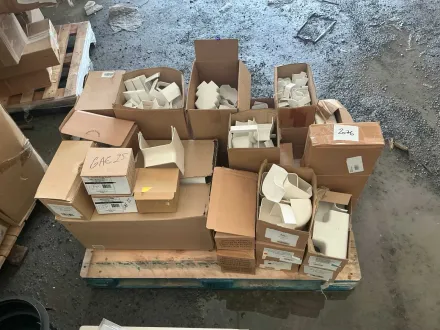 Verschiedene Zubehörteile – RESALE