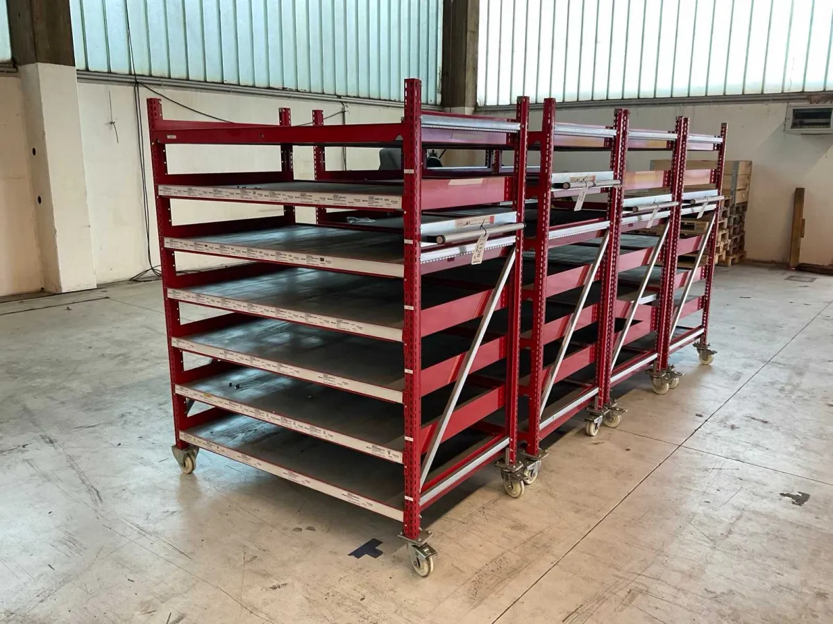Rack de almacenamiento multitrolebus Schulte 2021, enrollable (4x)