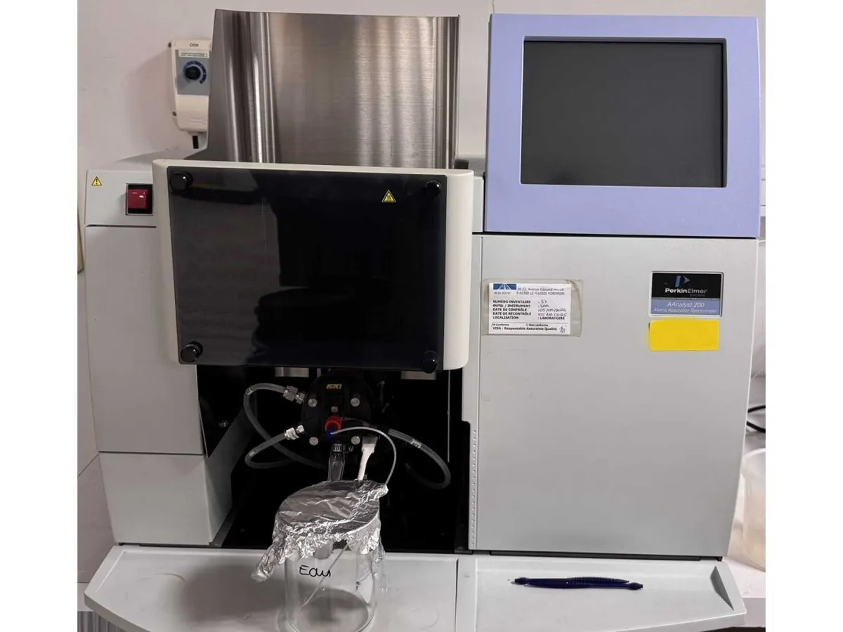 PERKIN ELMER - AAnalyst 200 - Espectrómetro de absorción atómica