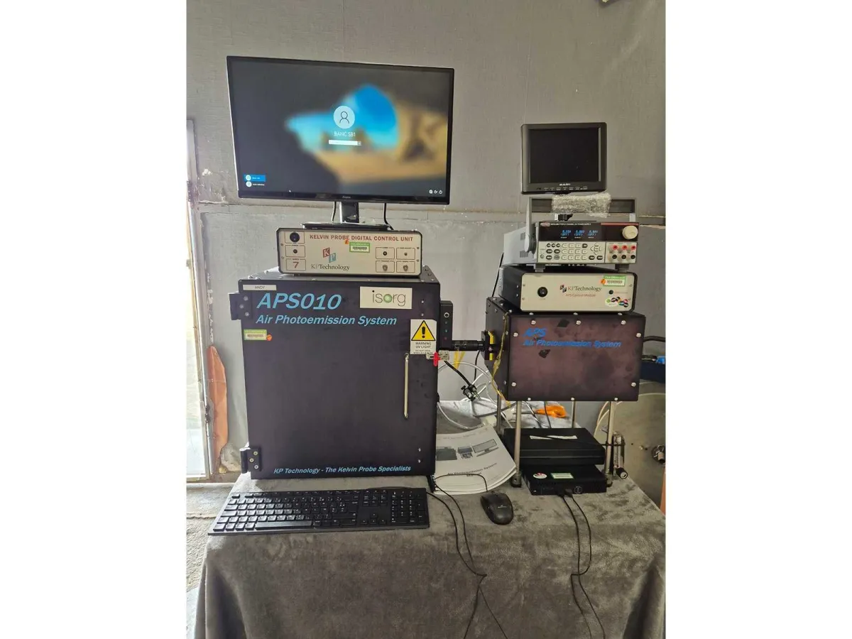 TECNOLOGÍA KELVIN PROBE KP - Sistema de fotoemisión atmosférica APS010 - Sistema de fotoemisión aérea