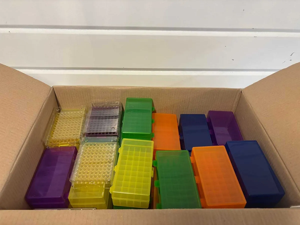 Conjunto de cajas variadas