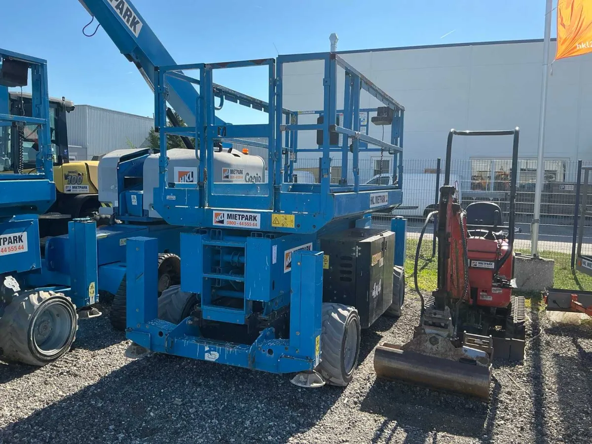 GENIE - GS3369RT - 2014 - Off-road scissor lift