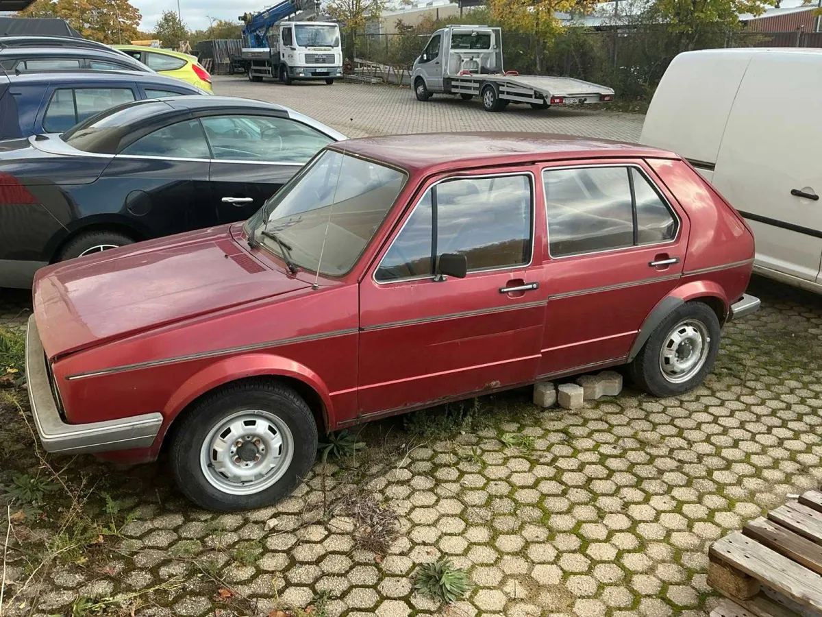 27.05.1983 Volkswagen Golf. 1 CL Oldtimer - Passenger Car