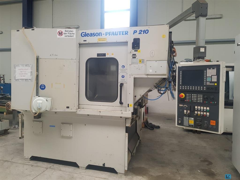 GLEASON PFAUTER P210 Zahnrad-Abwälzfräsmaschine - vertikal