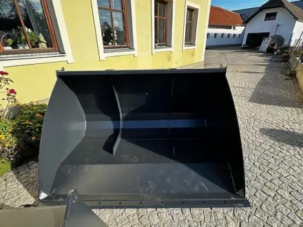 BIG Volumenschaufel 200 cm mit ... Volumenschaufel 200 cm mit Manitou Aufnahme – RESALE