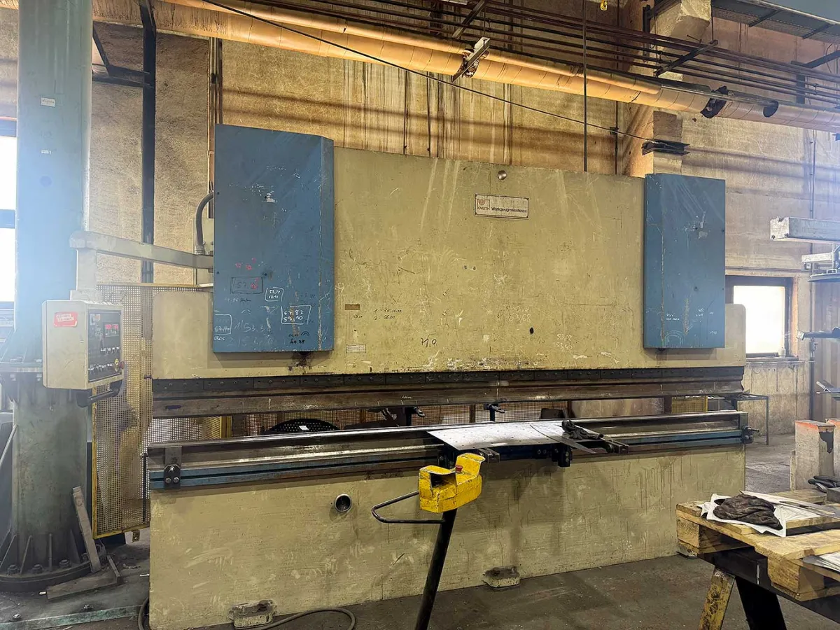 Knuth AHK 40200 Hydraulic Metal Sheet Bending Machine
