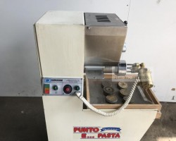 Maschine: DOMINIONI PUNTO + PASTA pasta extruder Pasta Extrudermaschine