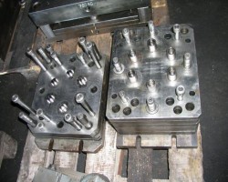 Maschine: MOULDS FOR BOTTELS 250 ML shampoo Spritzgussformen