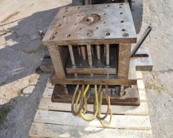 Maschine: MOULDS Pegs for Styrofoam Spritzgussformen