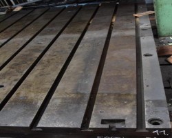 Maschine:  3500 x 2000 x 350 mm Aufspannplatten