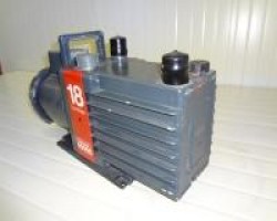 Maschine: BOC EDWARDS E2M18 Vakuumpumpe- ölgedichtete Drehschieberpumpe