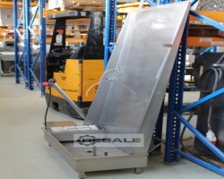 Maschine:  Stiefel- und Schürzenwäscher Hygieneeinrichtungen