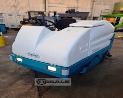 Maschine: TENNANT 7300 Aufsitz-Scheuersaugmaschine, Bodenkehrmaschine