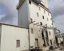 Maschine:   Stahlhalle ca. 28 x 9 x 26 m