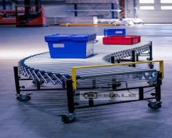 Maschine: RGX EPR760-10000 Scherenrollenbahn