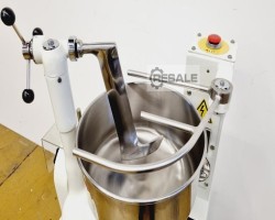 Maschine: DIOSNA Labor Hubkneter