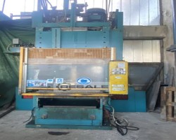 Maschine: AP+T LAGAN FMC-2500 MC12 1010 Hydraulische Pressen