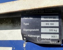 Maschine: BOMAG BS180 Splitt-Streuer für Walze mit Hydraulischem Arm