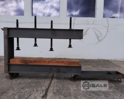 Maschine: VEB BLECHVERFORMUNG  Verleimpressen