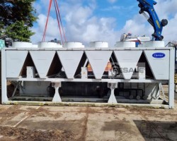 Maschine: CARRIER 30 RB 0802 - Capacity 774 Kw Luft- / wassergekühlter Kühler / Wärmepumpe / Split