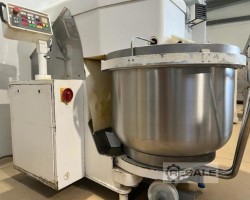 Maschine: KÖNIG Celba W160 Doppelwellen-Teigkneter für 120 kg Teig ausfahrbar