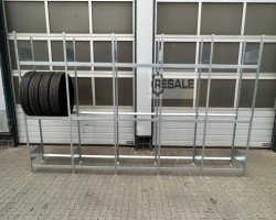 Maschine: META ca. 5,80 lfm  Reifenregale