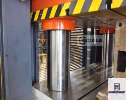 Maschine: HIDRALMAC PH4C 400T Viersäulenpressen