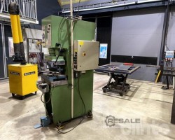 Maschine: STENHOJ 25T TE Einständerpressen