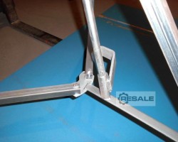 Maschine: SFS Dreibein ( Stützenfuß ), verzinkt 